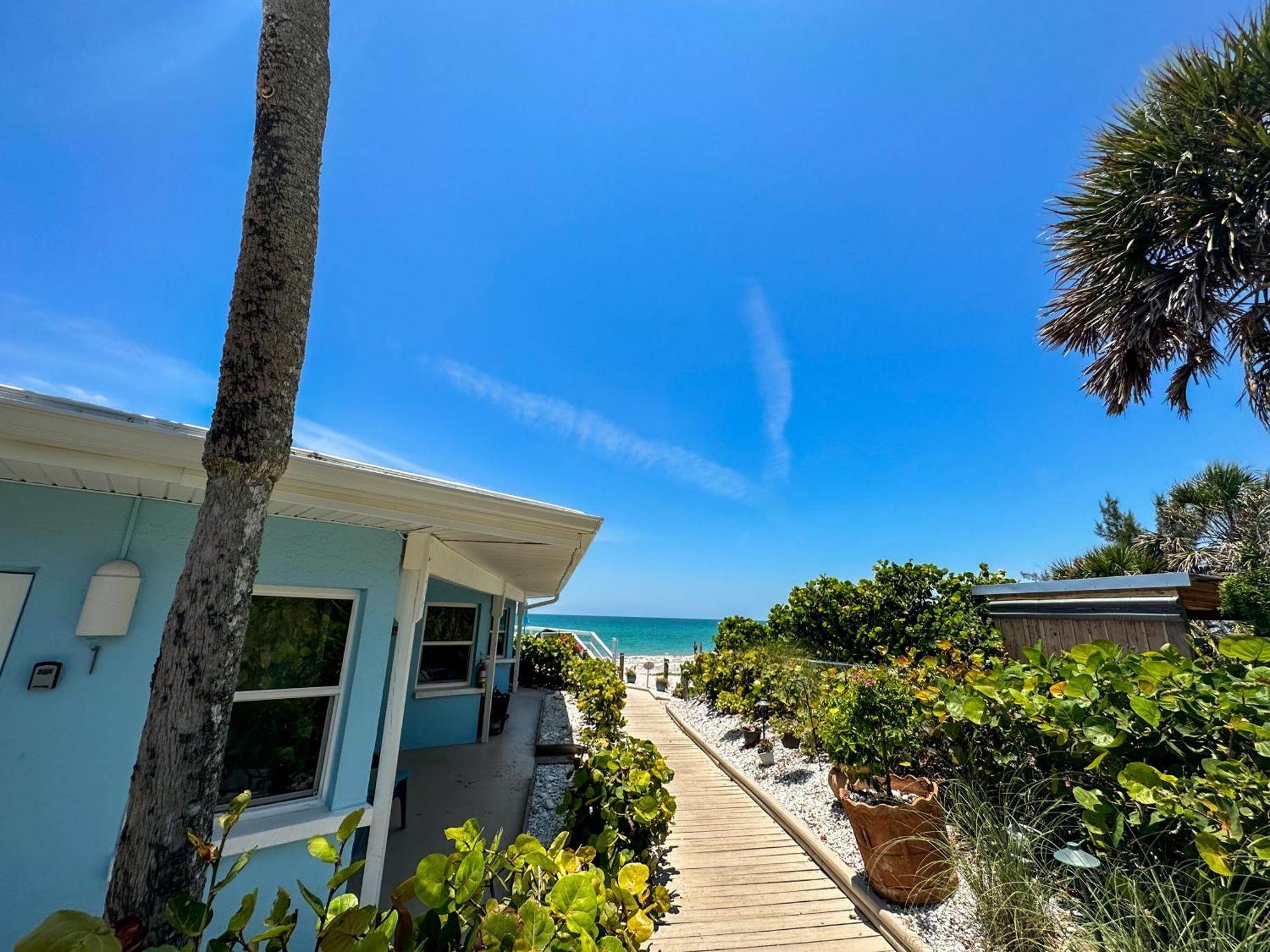 Pearl Beach Inn 엥글우드 외부 사진